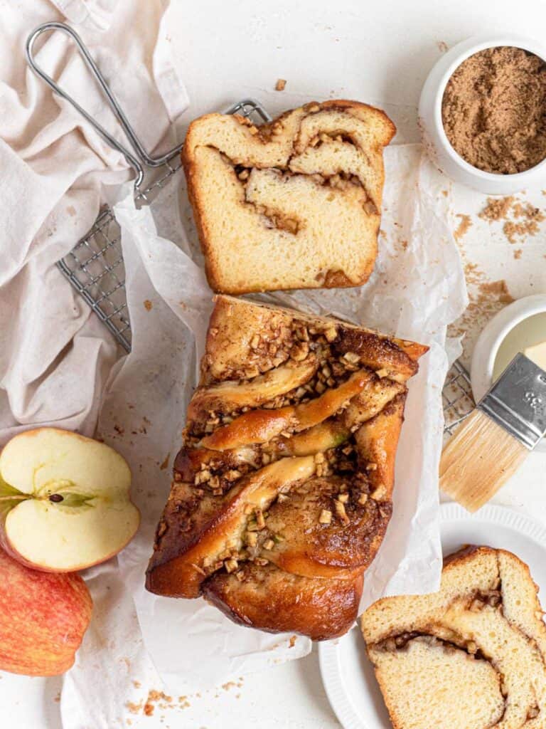 Apple cinnamon babka bread loaf jewish cake