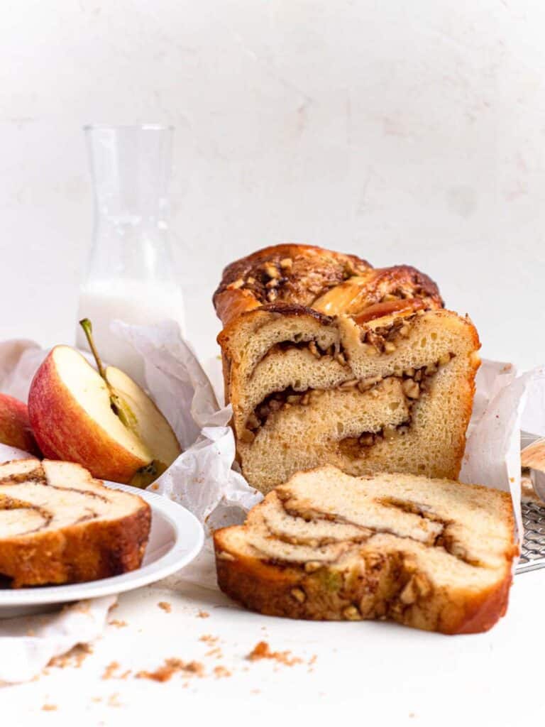 Apple cinnamon babka bread loaf jewish cake