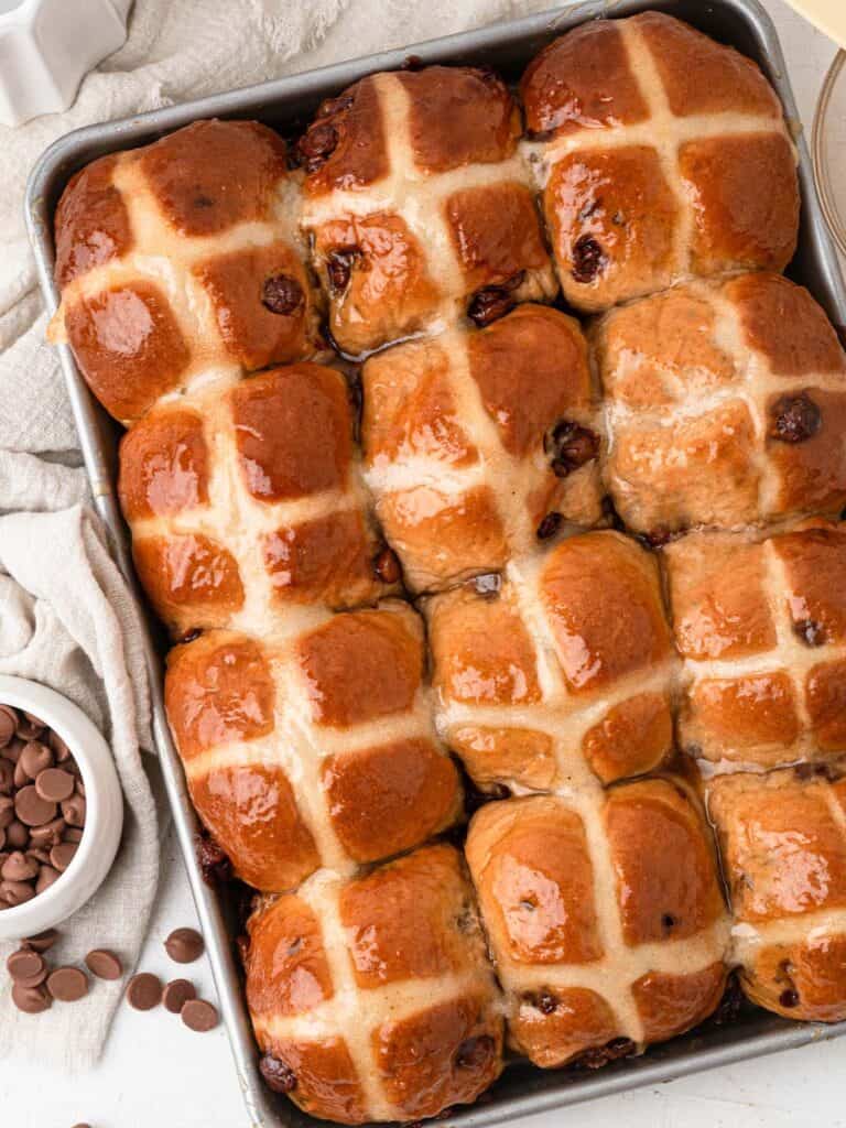 Chocolate chip easter hot cross buns 
