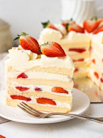 Japanese strawberry shortcake with whipped cream
