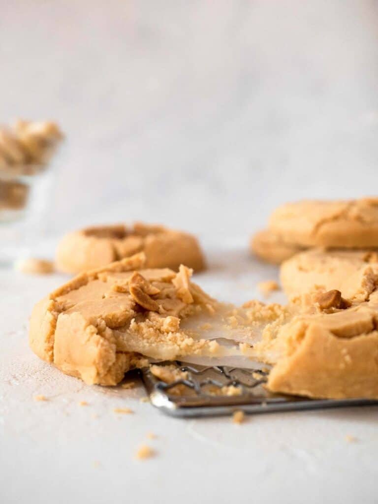 Peanut butter cookies filled with soft and chewy mochi 