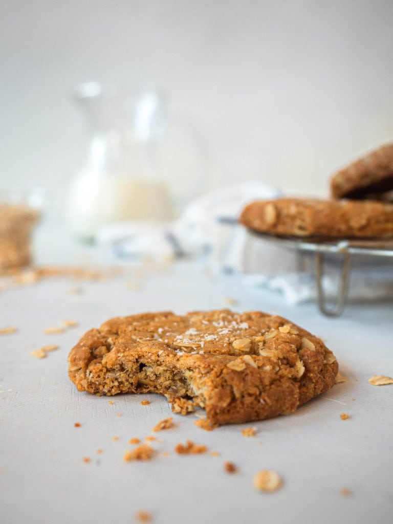 Caramelised oat and coconut cookie
