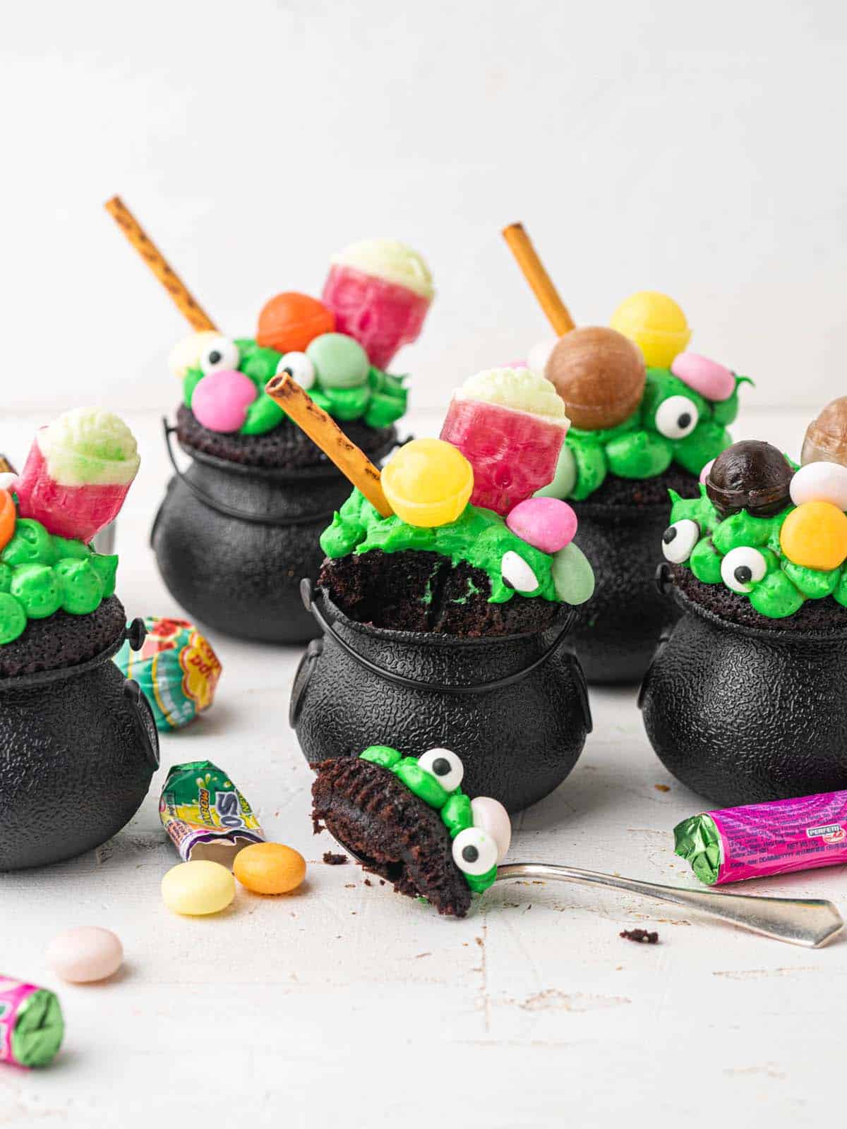 chocolate halloween witches cauldron cupcakes 