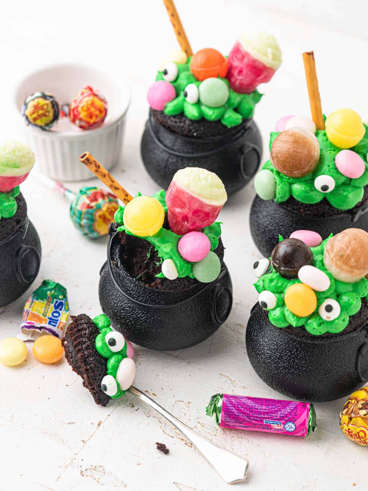 chocolate halloween witches cauldron cupcakes 