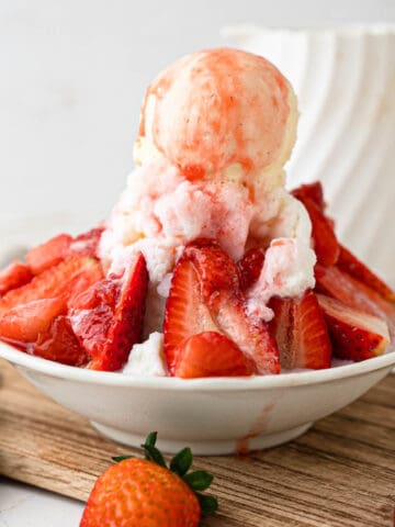 Strawberry korean shaved ice bingsoo with ice cream