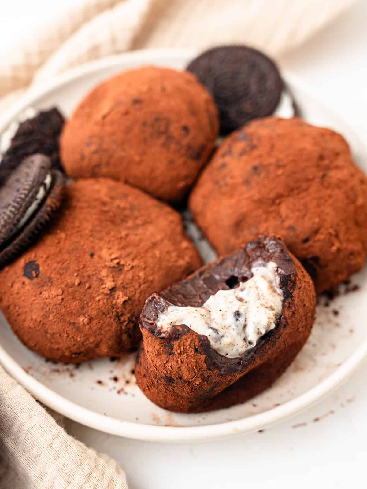 chocolate mochi filled with cookies and cream oreo filling