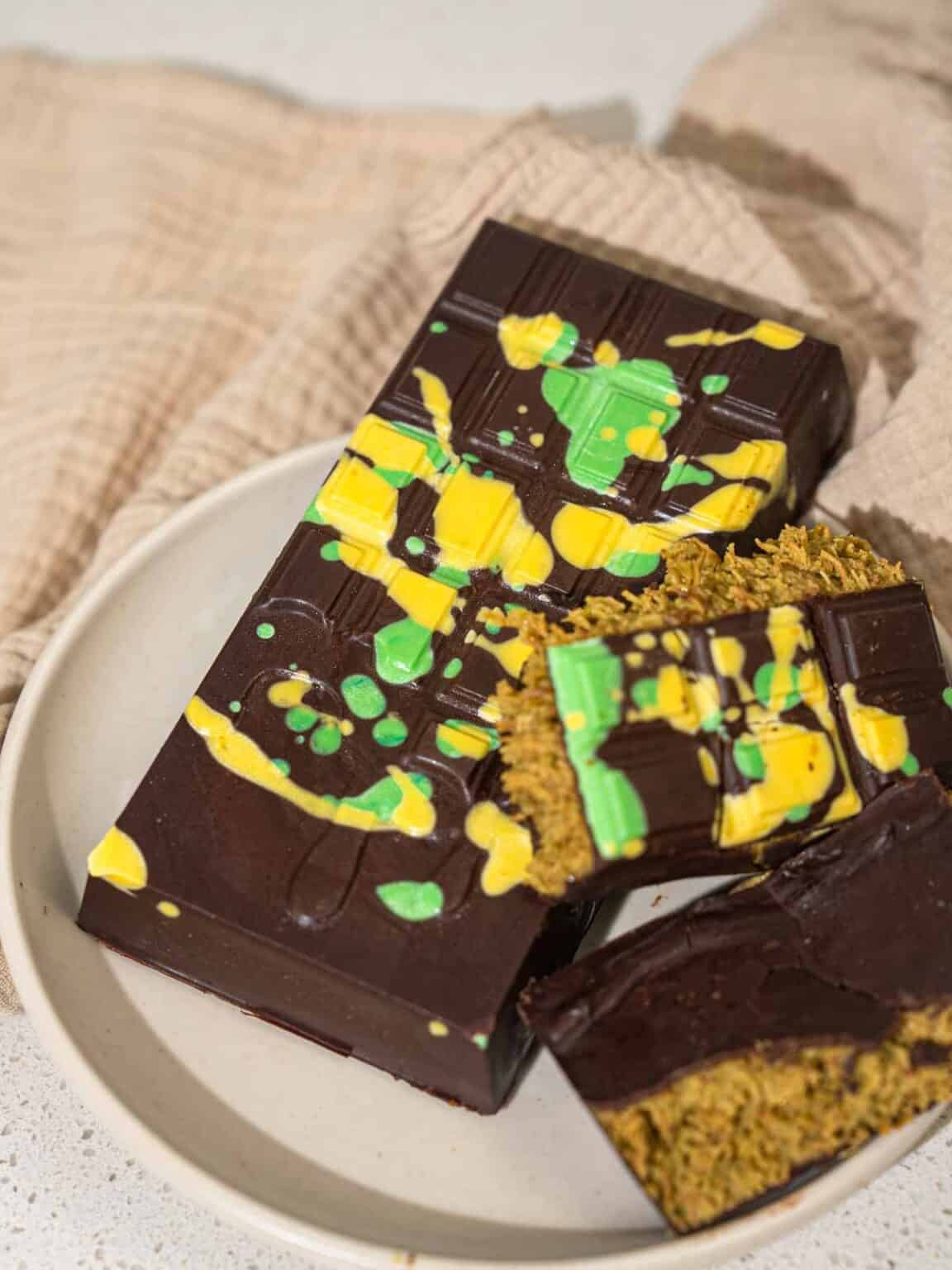 VIRAL Pistachio Chocolate Bar - Catherine Zhang