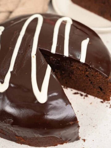 Chocolate Mud Cake with Ganache