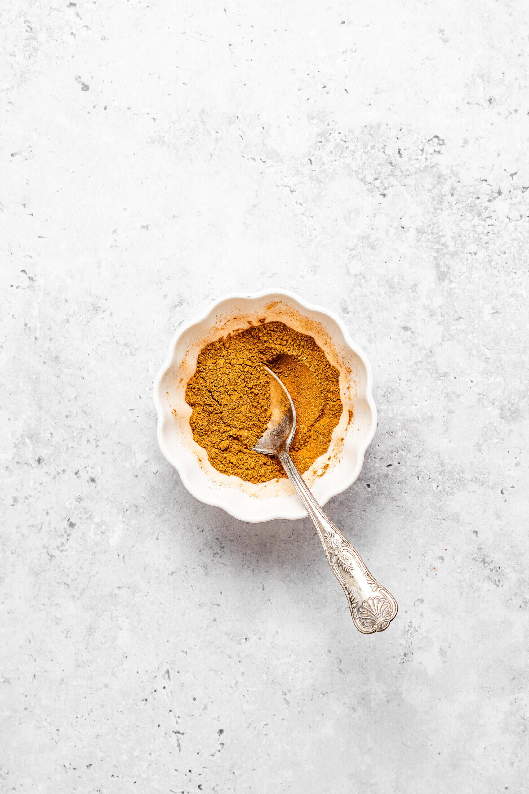 Warm spice mix of cinnamon, cloves, nutmeg and cardamom - Catherine Zhang Warm spice mix of cinnamon, cloves, nutmeg and cardamom