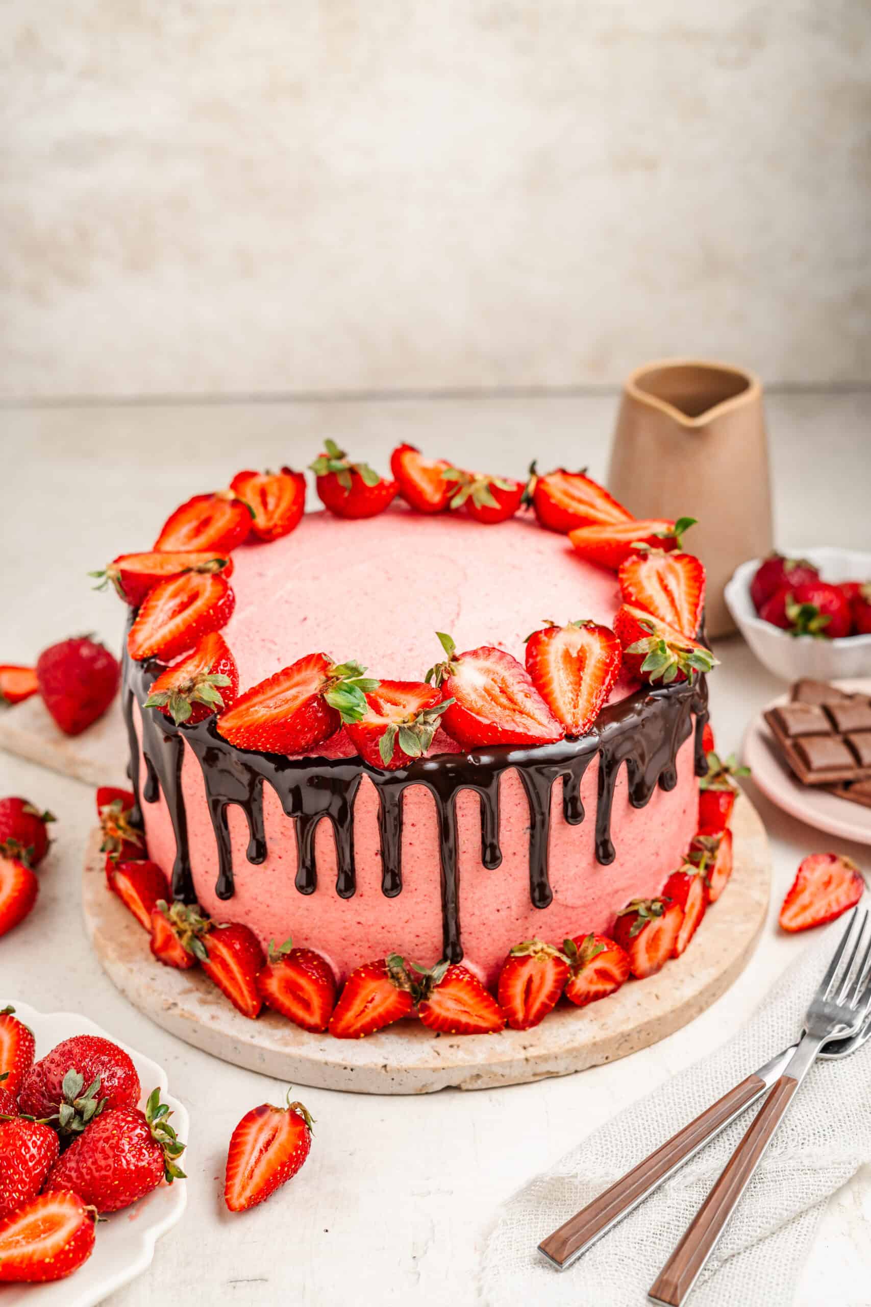 Chocolate strawberry cake topped with a crown of fresh strawberries - Catherine Zhang Chocolate strawberry cake topped with a crown of fresh strawberries